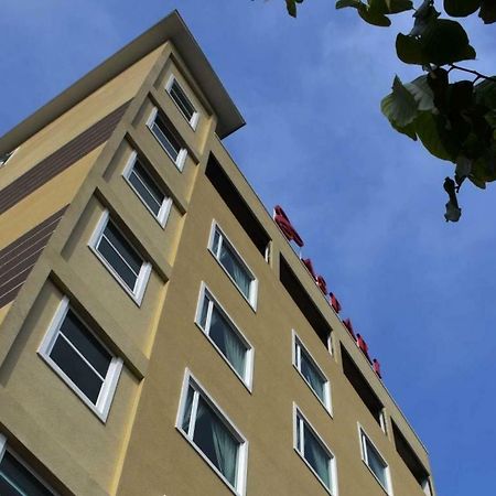Caspari Hotel Tampin Esterno foto