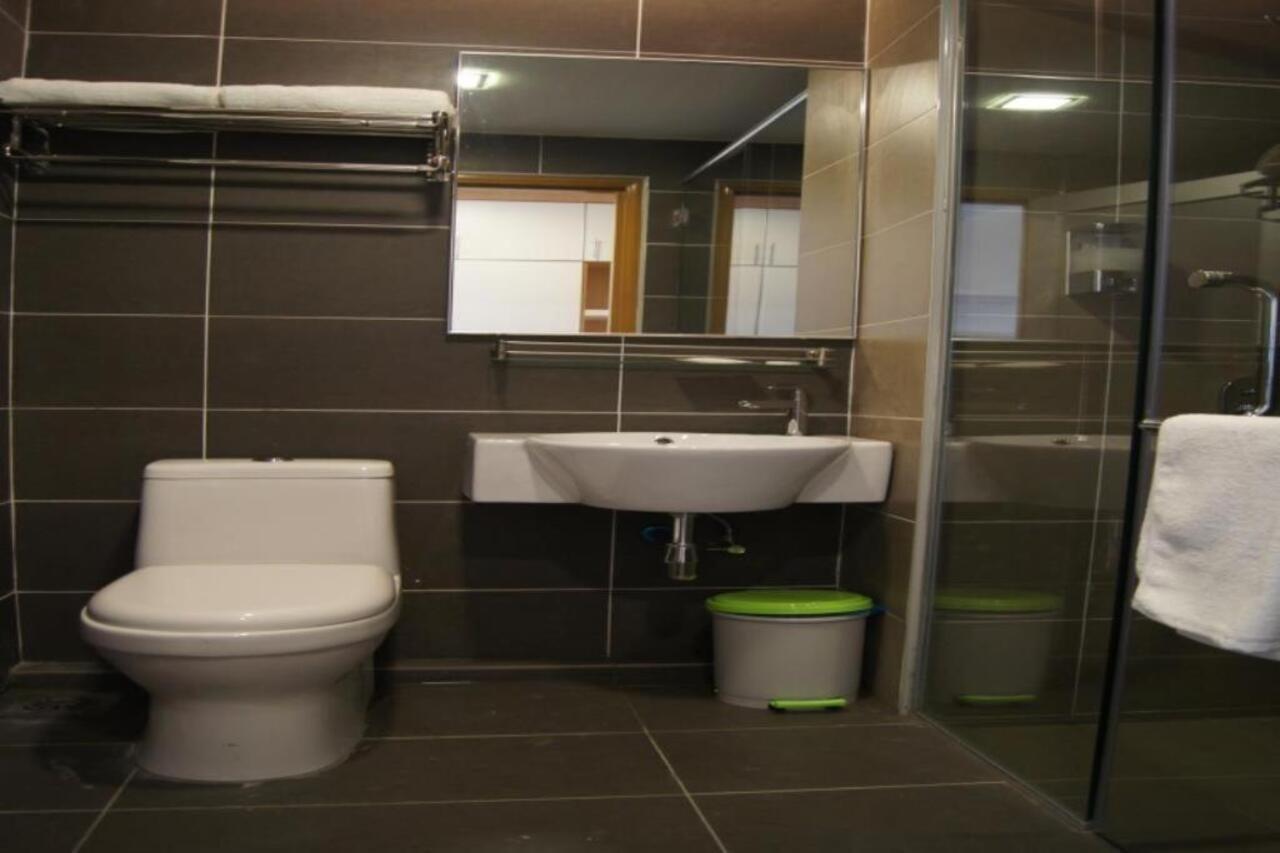 Caspari Hotel Tampin Esterno foto