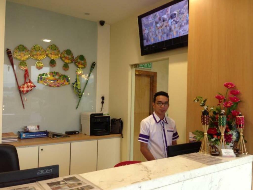 Caspari Hotel Tampin Esterno foto