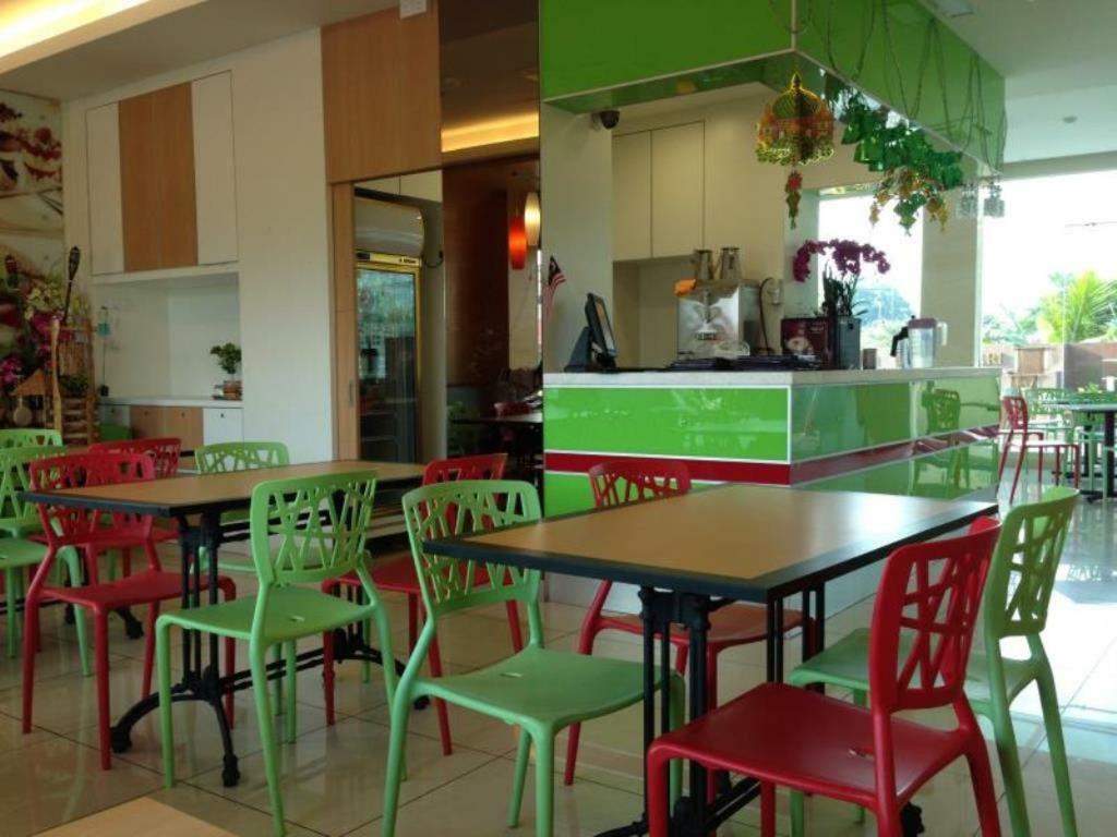 Caspari Hotel Tampin Esterno foto